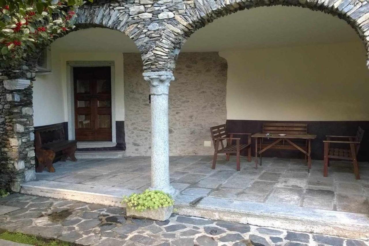 Domus Cusiana Complesso Vista Lago E Piscina Miasino Exterior foto